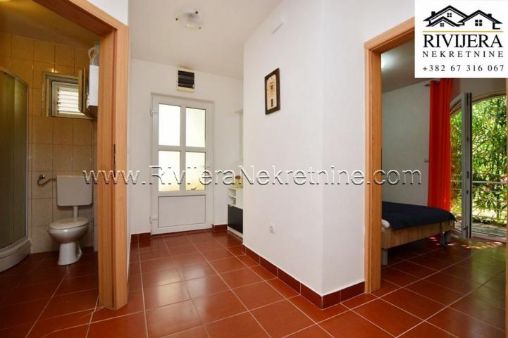 Three-bedroom comfortable apartment on the very coast of Bijela Herceg Novi