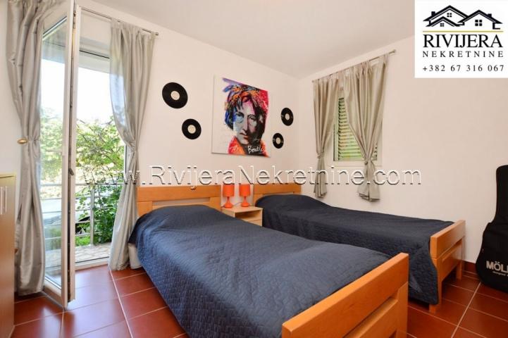 Three-bedroom comfortable apartment on the very coast of Bijela Herceg Novi