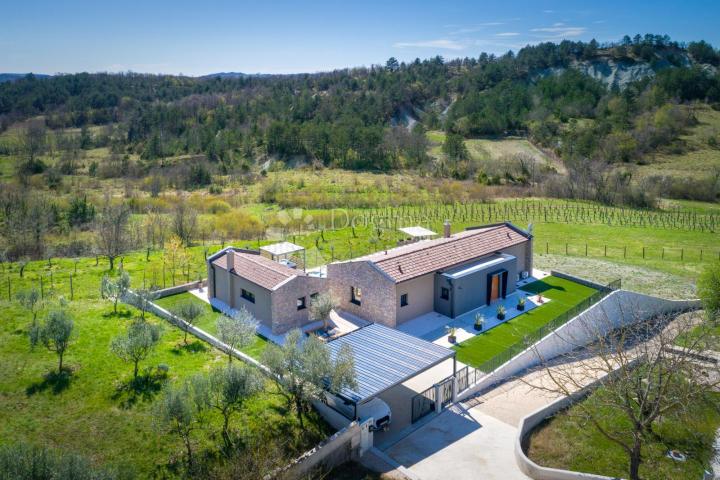 Haus Hum, Buzet, 101m2