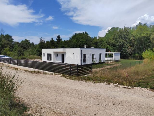 ISTRIEN, KRŠAN Modernes einstöckiges Haus mit Swimmingpool in der Natur, 111 m2