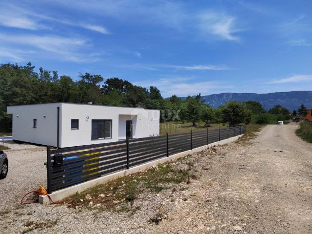 ISTRIEN, KRŠAN Modernes einstöckiges Haus mit Swimmingpool in der Natur, 111 m2