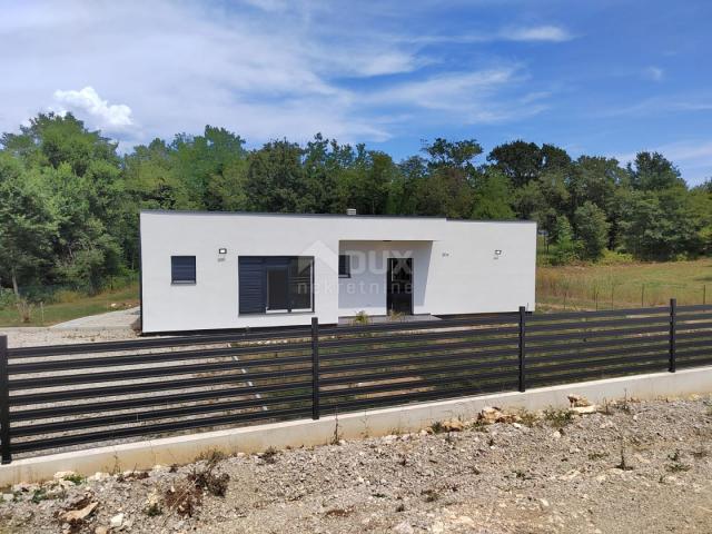 ISTRIA, KRŠAN Modern one-story house with swimming pool in nature, 111 m2