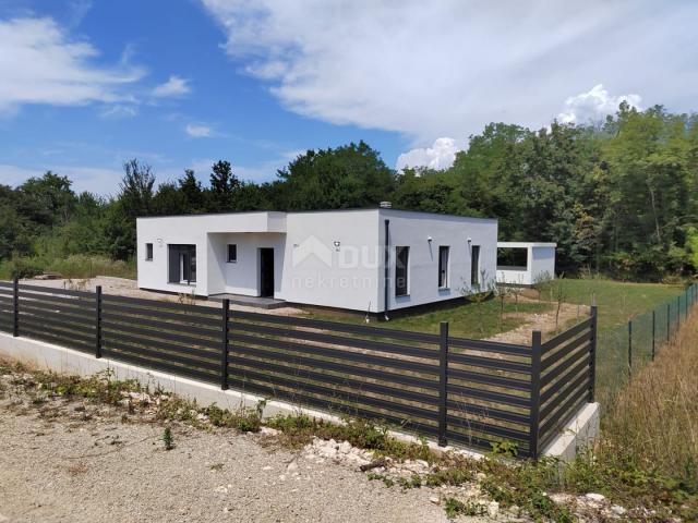 ISTRIA, KRŠAN Modern one-story house with swimming pool in nature, 111 m2