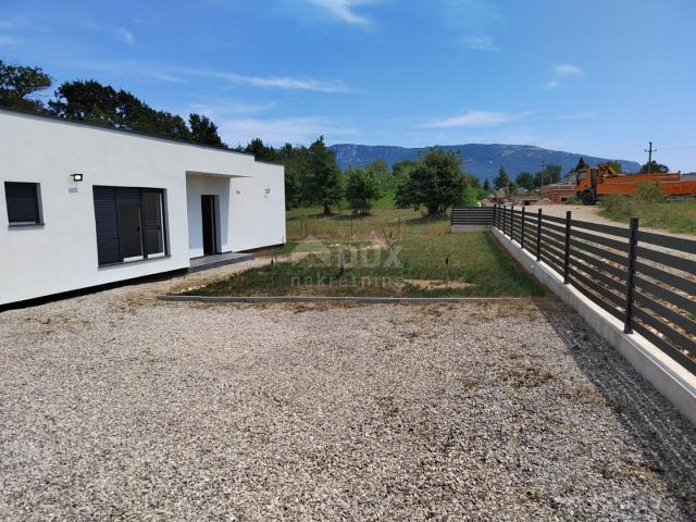 ISTRIA, KRŠAN Modern one-story house with swimming pool in nature, 111 m2