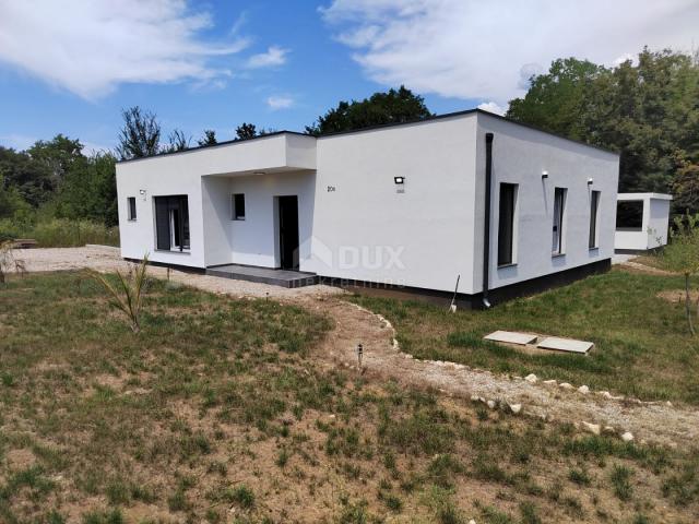 ISTRIA, KRŠAN Modern one-story house with swimming pool in nature, 111 m2