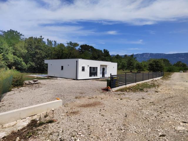 ISTRIEN, KRŠAN Modernes einstöckiges Haus mit Swimmingpool in der Natur, 111 m2