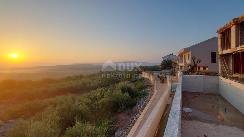 INSEL KRK, STADT KRK (Umgebung) – Luxusvilla im Bau