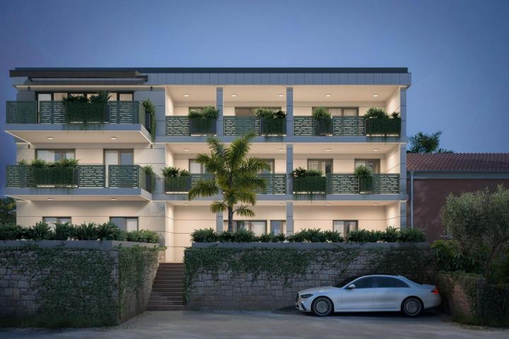 Novigrad, stan s vrtom 500 m od mora, parking, S3