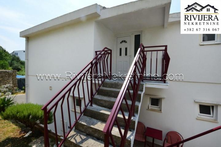 House with sea view near the city center