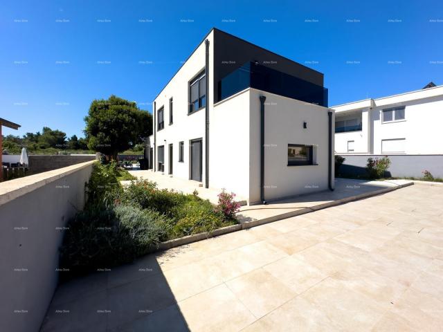 Haus Istrien, Ližnjan, 1 km vom Zentrum von Medulin, neues modernes Haus mit Pool für den Urlaub.