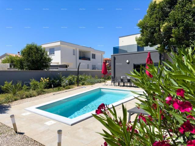 Haus Istrien, Ližnjan, 1 km vom Zentrum von Medulin, neues modernes Haus mit Pool für den Urlaub.