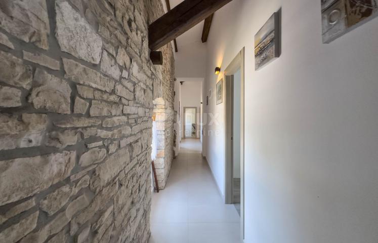 ISTRIA, SVETVINČENAT - Renovated autochthonous stone house with swimming pool