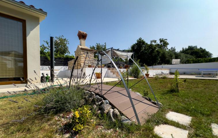 ISTRIA, SVETVINČENAT - Renovated autochthonous stone house with swimming pool