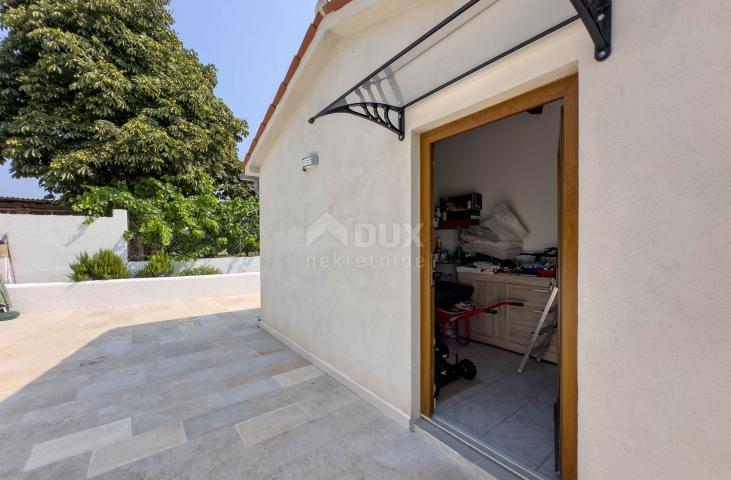 ISTRIA, SVETVINČENAT - Renovated autochthonous stone house with swimming pool