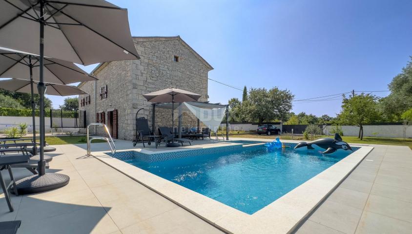 ISTRIA, SVETVINČENAT - Renovated autochthonous stone house with swimming pool