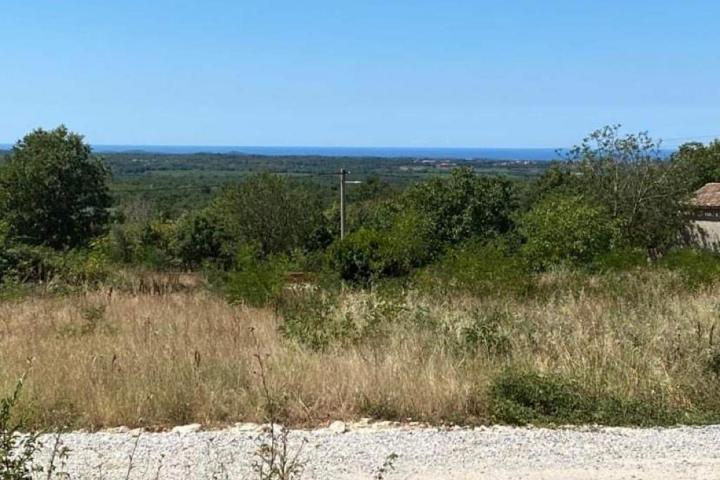 Istra, Višnjan - građevinsko zemljište 583 m2 sa predivnim pogledom na more