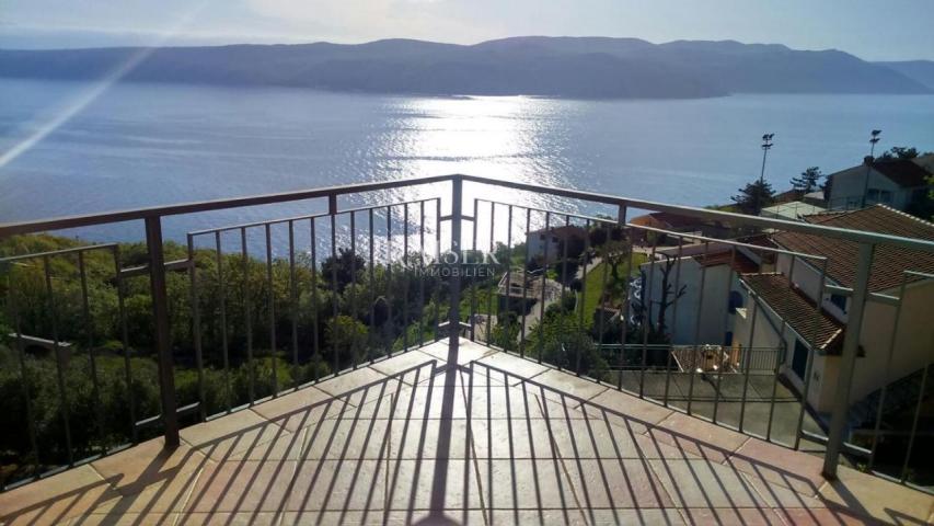 Rabac - house with several residential units and a panoramic view of the sea, 368 m2