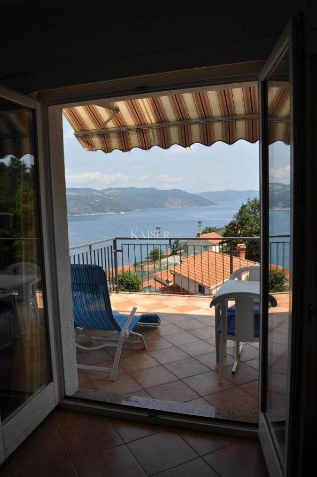 Rabac - house with several residential units and a panoramic view of the sea, 368 m2