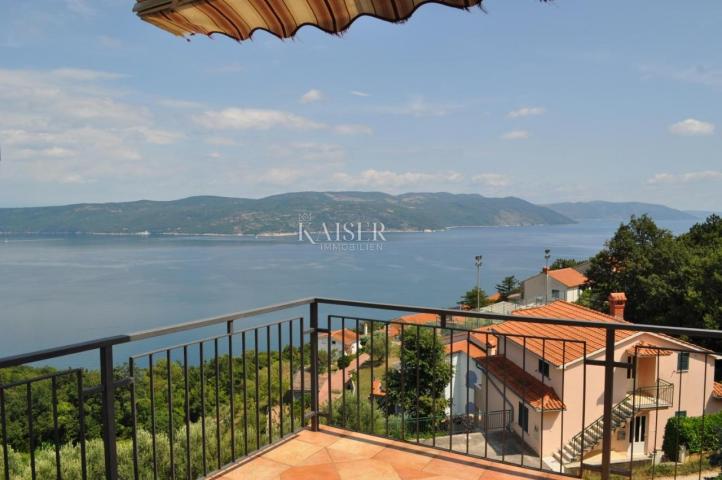 Rabac - house with several residential units and a panoramic view of the sea, 368 m2