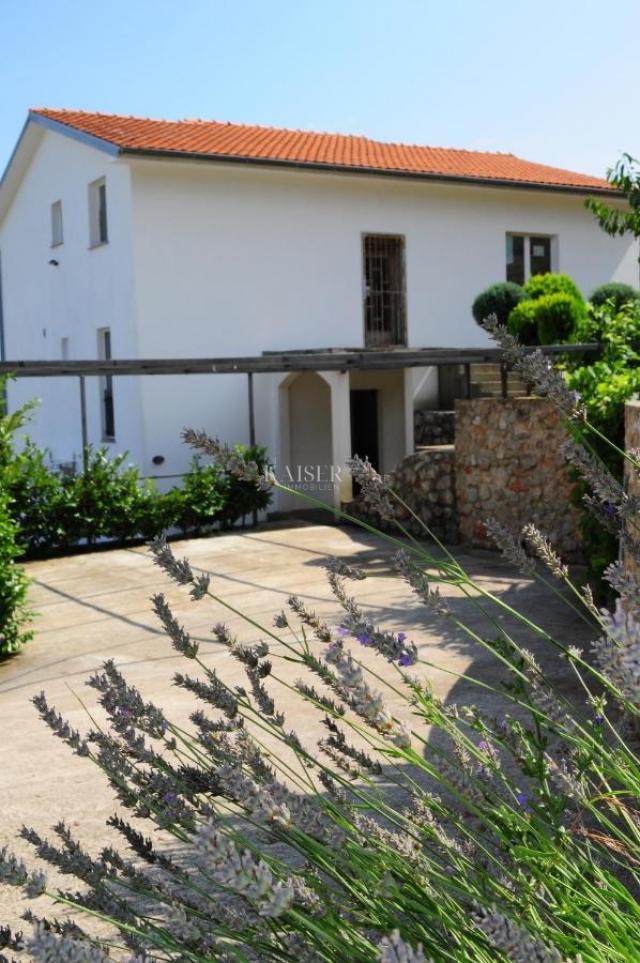 Rabac - house with several residential units and a panoramic view of the sea, 368 m2