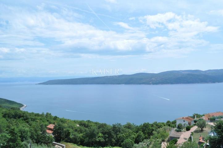 Rabac - house with several residential units and a panoramic view of the sea, 368 m2