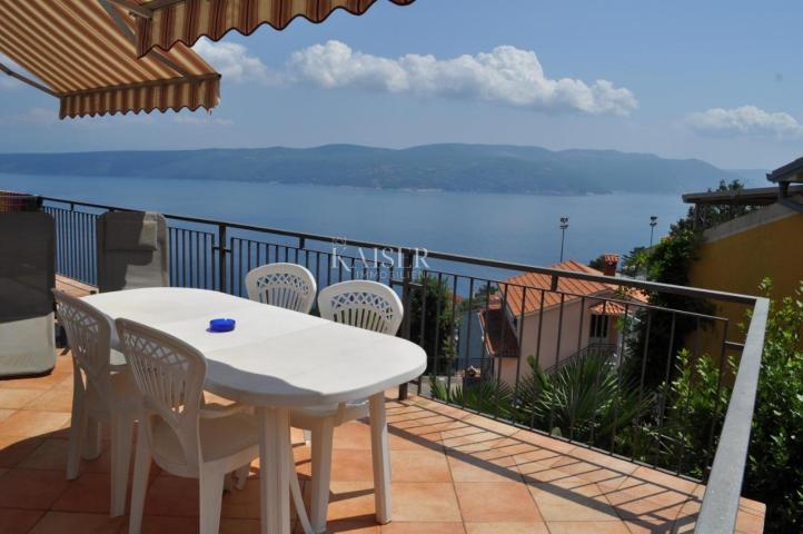 Rabac - house with several residential units and a panoramic view of the sea, 368 m2