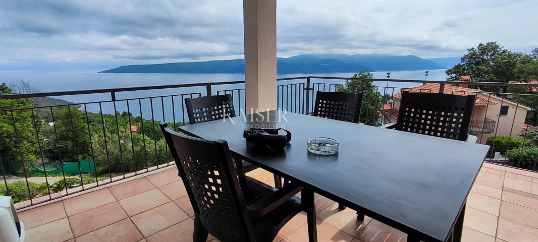 Rabac - house with several residential units and a panoramic view of the sea, 368 m2