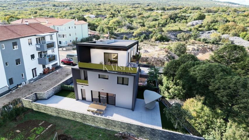 Krk, Otok Krk- luksuzan apartman 65m2 s okućnicom