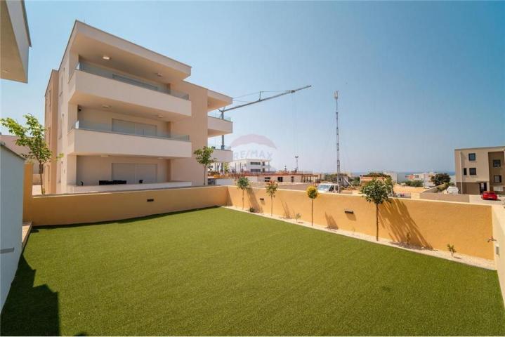 Flat Novalja, 80,36m2