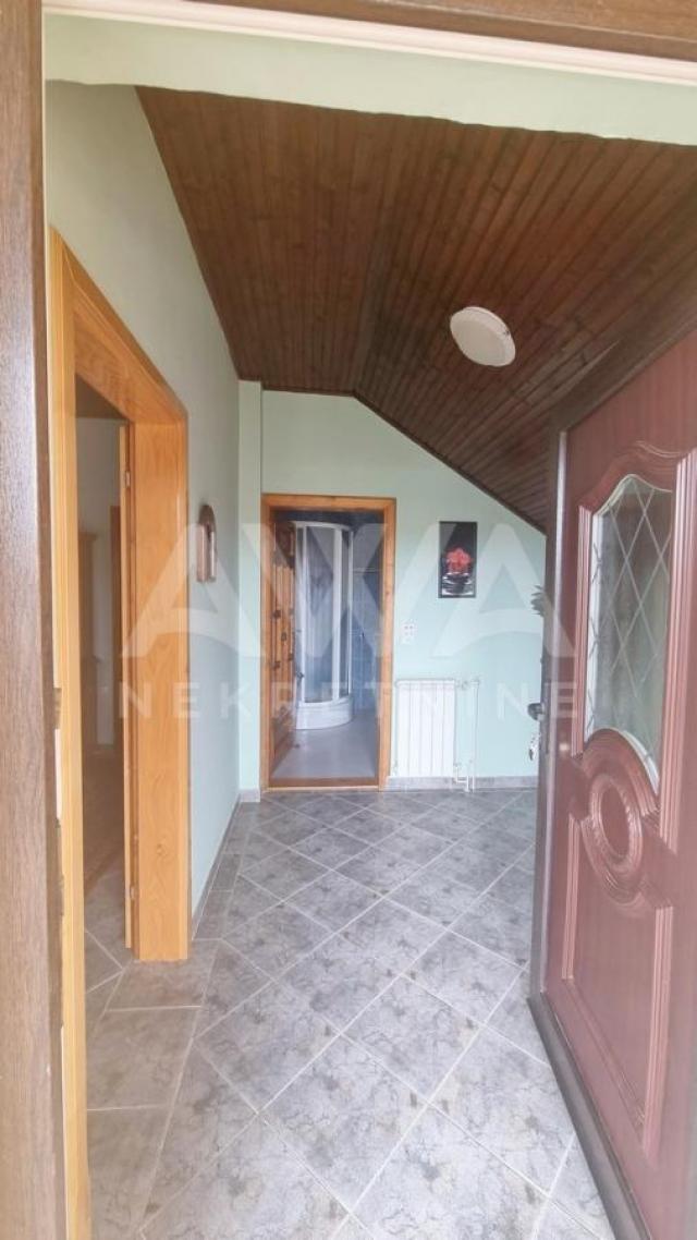 Apatin. Mirno mesto za uživanje. Kuća 121m2, plac 4. 5ar