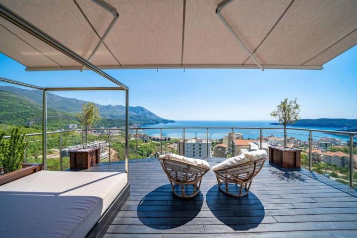 For sale: Luxury penthouse 168 m2 with sea view, Budva, Bečići