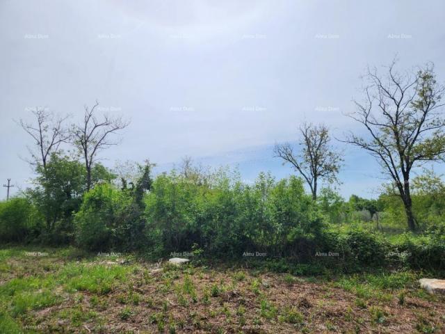 Building land Building land for sale, 12,000m2, in an attractive location just below the small Istri