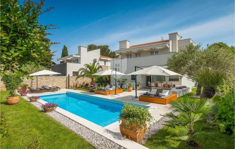 Rovinj, stunning villa with pool and large wellness area