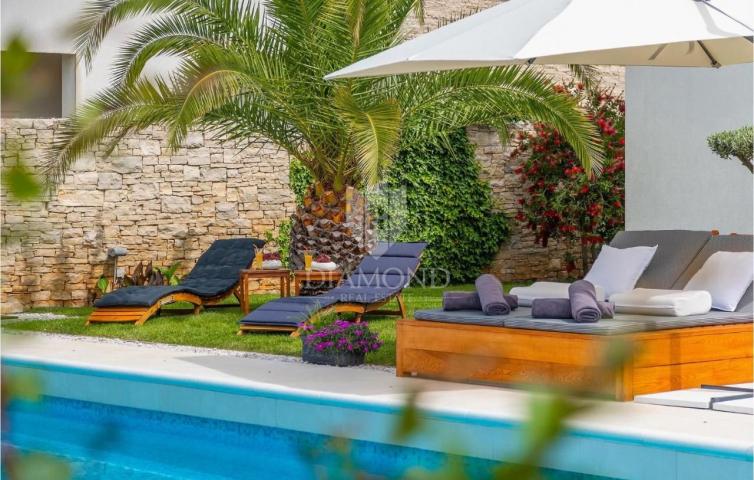 Rovinj, wunderschöne Villa mit Pool und großem Wellnessbereich