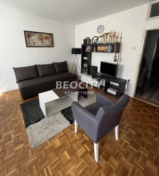 Novi Sad, Centar, Pavla Papa, 1. 0, 35m2, 90000EUR