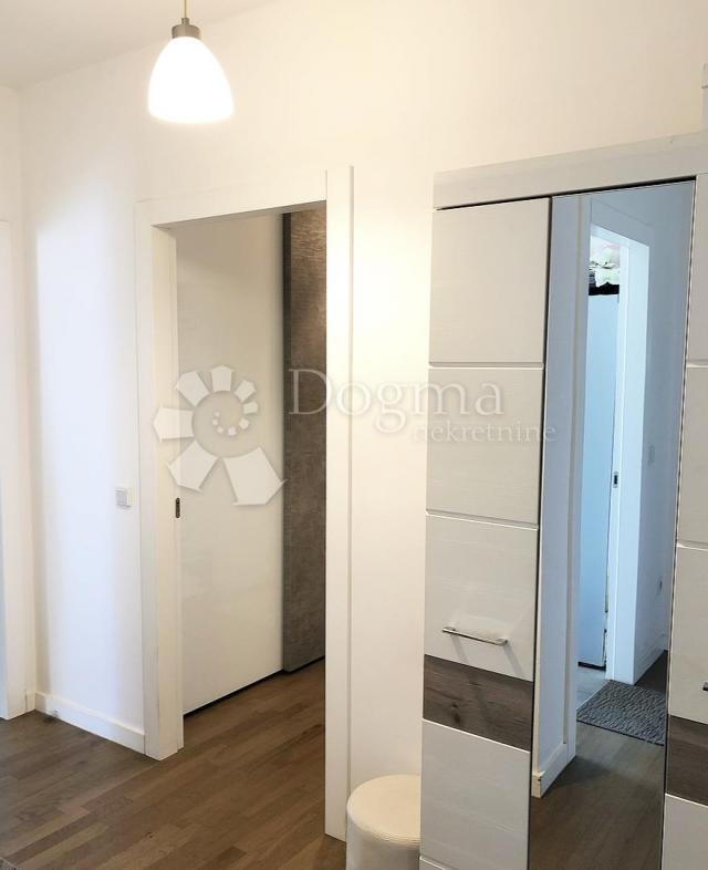 Flat Maksimir, 118,04m2