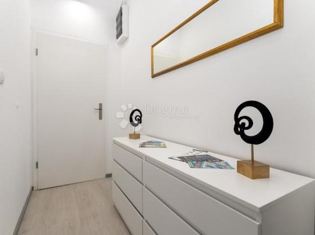 Flat Centar, Rijeka, 70m2