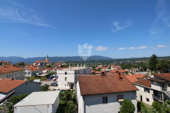 Viškovo, Familienhaus mit zwei Wohnungen