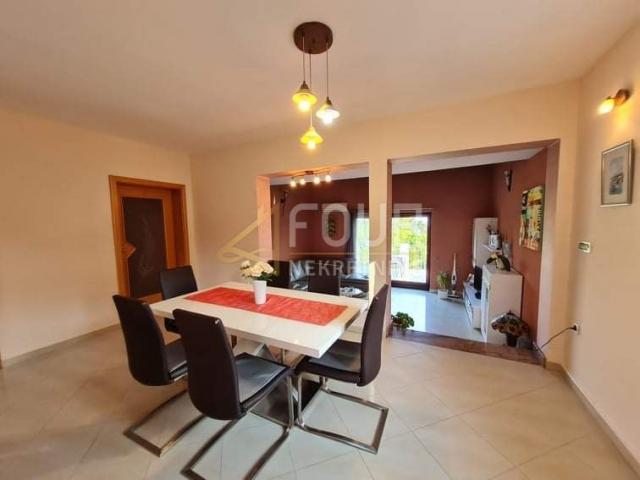 Opatija, Veprinac, kuća, 400m2, balkon s pogledom na more, garaža