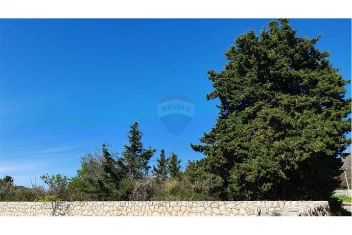 Land Pag, 687m2