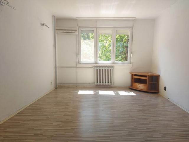 Zemun - Meandri - Zagorska, 2, 5 s, 71 m2, plus terasa 9 m2