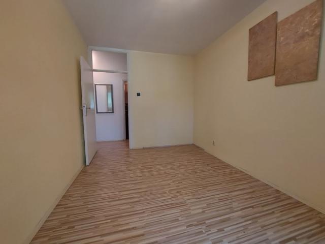 Zemun - Meandri - Zagorska, 2, 5 s, 71 m2, plus terasa 9 m2