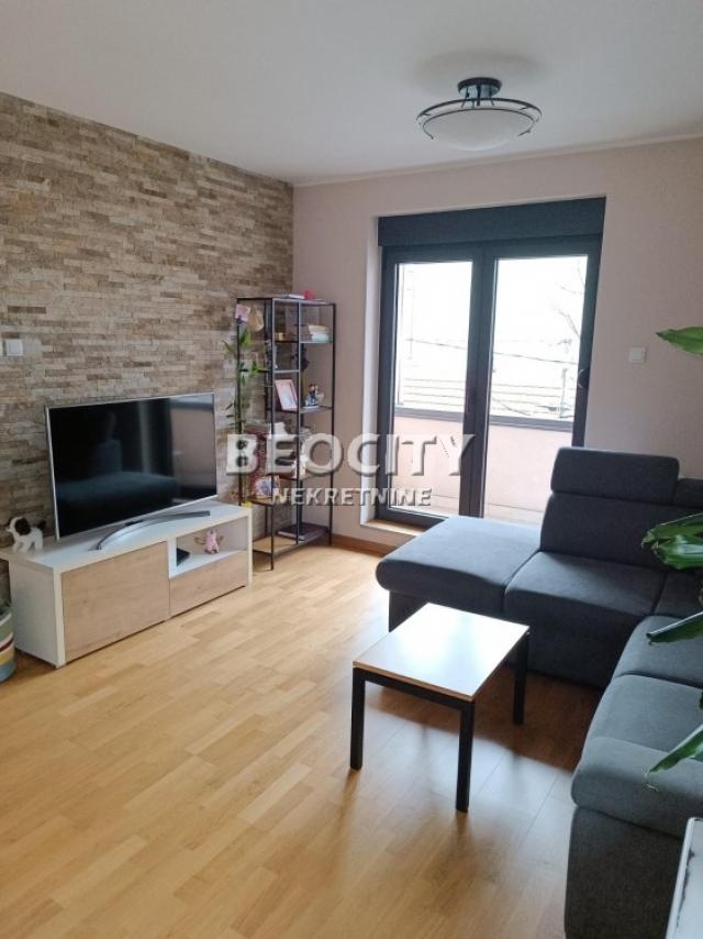 Voždovac, Lekino brdo, Kruševačka, 3. 0, 65m2, 950EUR