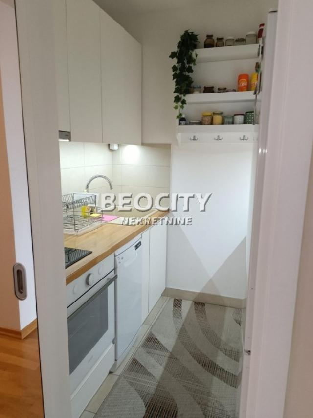 Voždovac, Lekino brdo, Kruševačka, 3. 0, 65m2, 950EUR