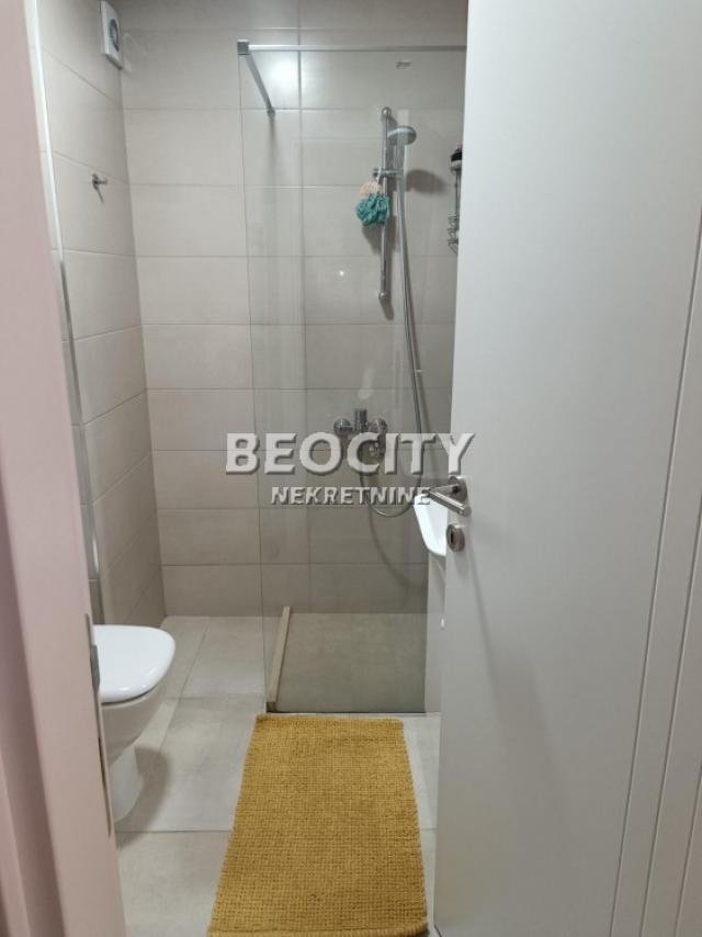 Voždovac, Lekino brdo, Kruševačka, 3. 0, 65m2, 950EUR