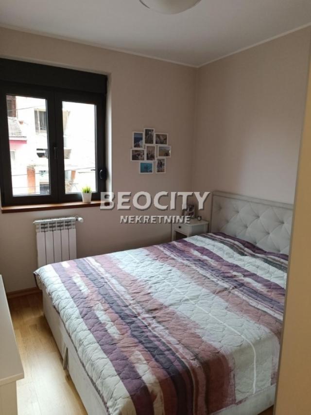 Voždovac, Lekino brdo, Kruševačka, 3. 0, 65m2, 950EUR