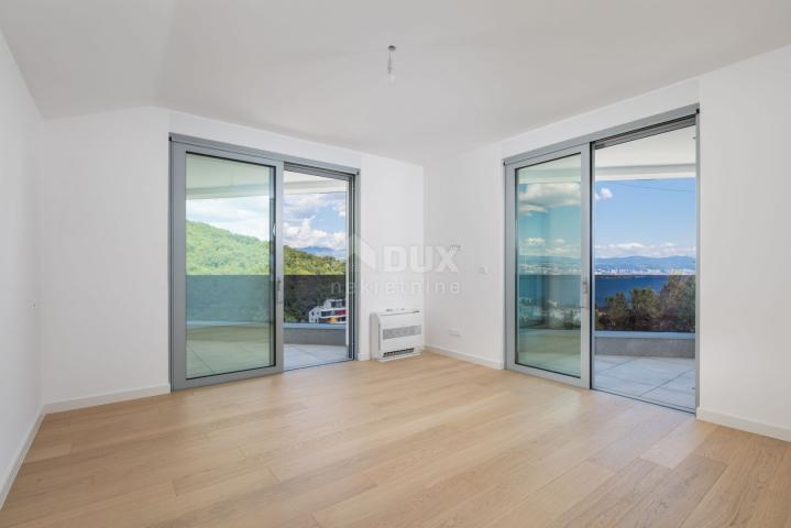 OPATIJA, CENTAR - odličan penthouse u novogradnji s pogledom na more, zajednički bazen, garaža 