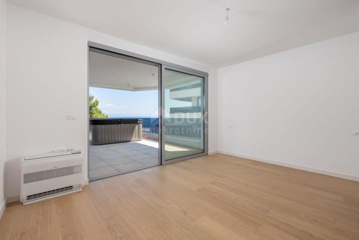 OPATIJA, CENTER - excellent penthouse in a new building with sea view, shared pool, garage