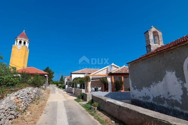 OTOK MOLAT - Elegantna kamena prizemnica u srcu mjesta Molat