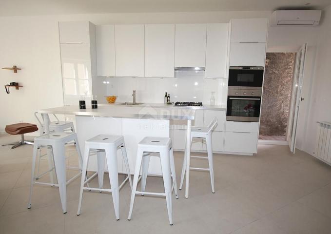 ISTRIA, PULA - Superbly furnished apartment in a prime location